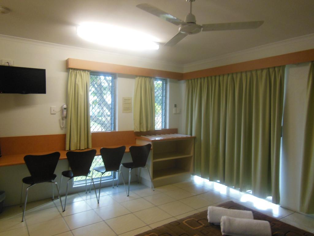 Country Road Motel Charters Towers Exterior photo