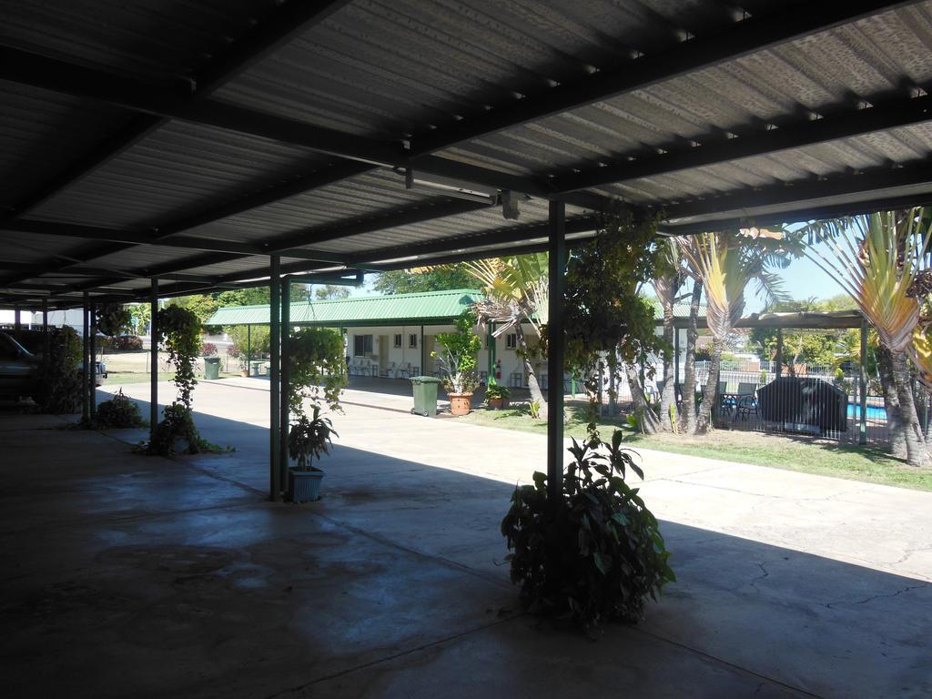 Country Road Motel Charters Towers Exterior photo